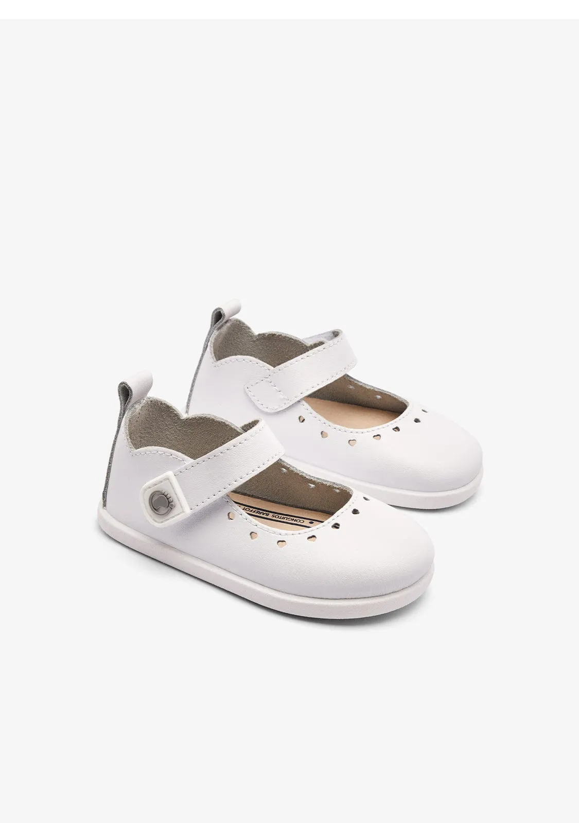 Baby´s White Hearts Respectful Mary Janes