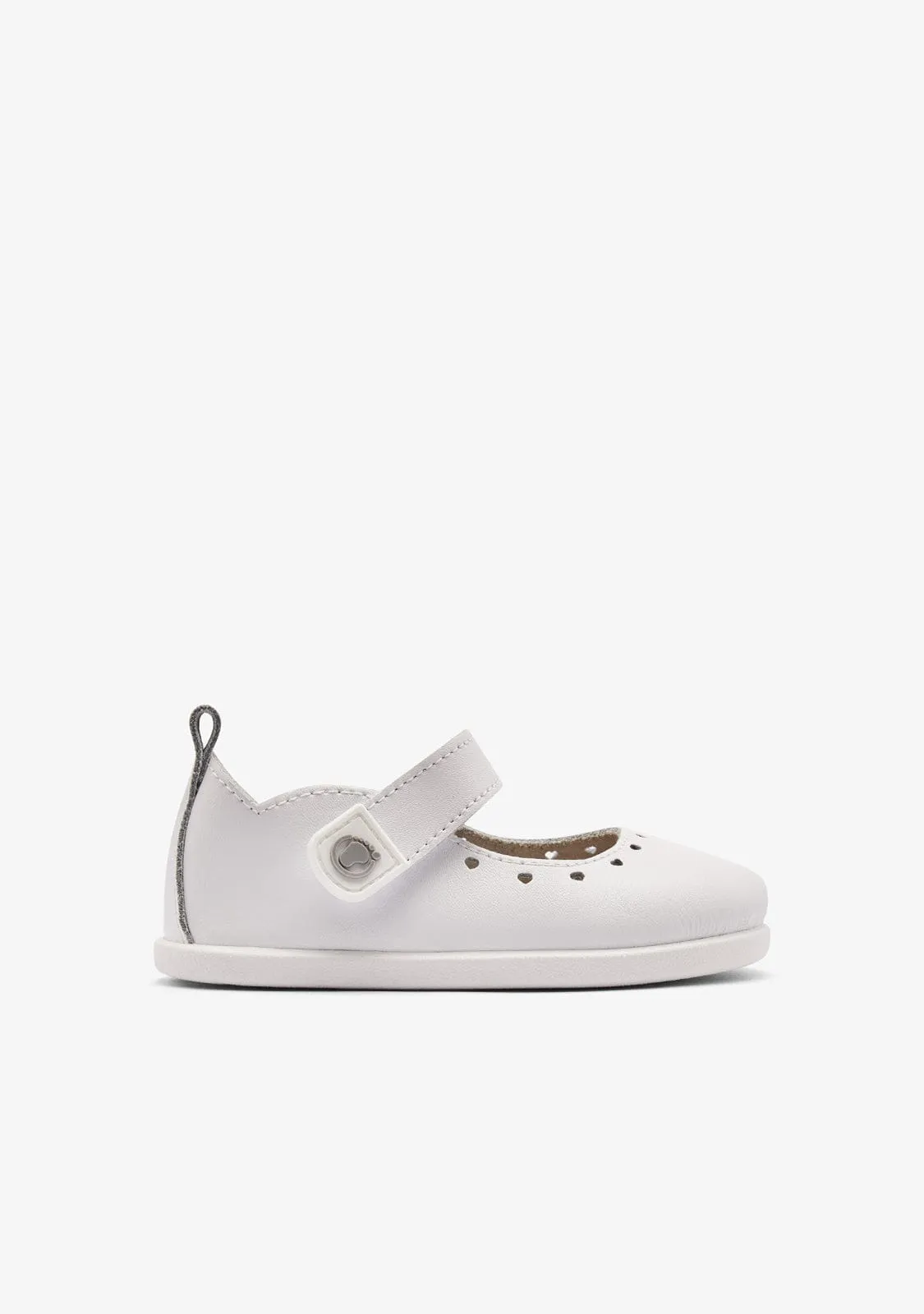 Baby´s White Hearts Respectful Mary Janes