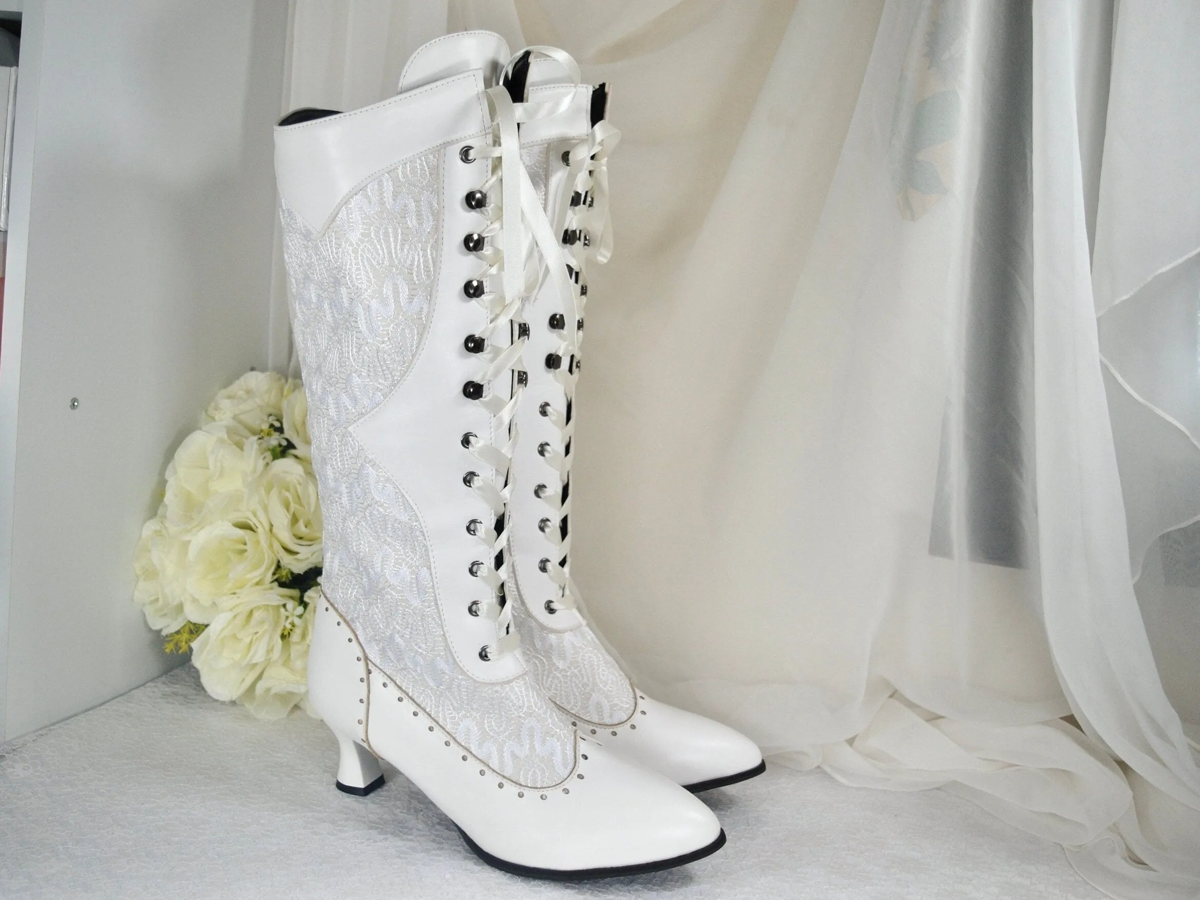 Beautiful 'Winter Wedding' Bridal Boots