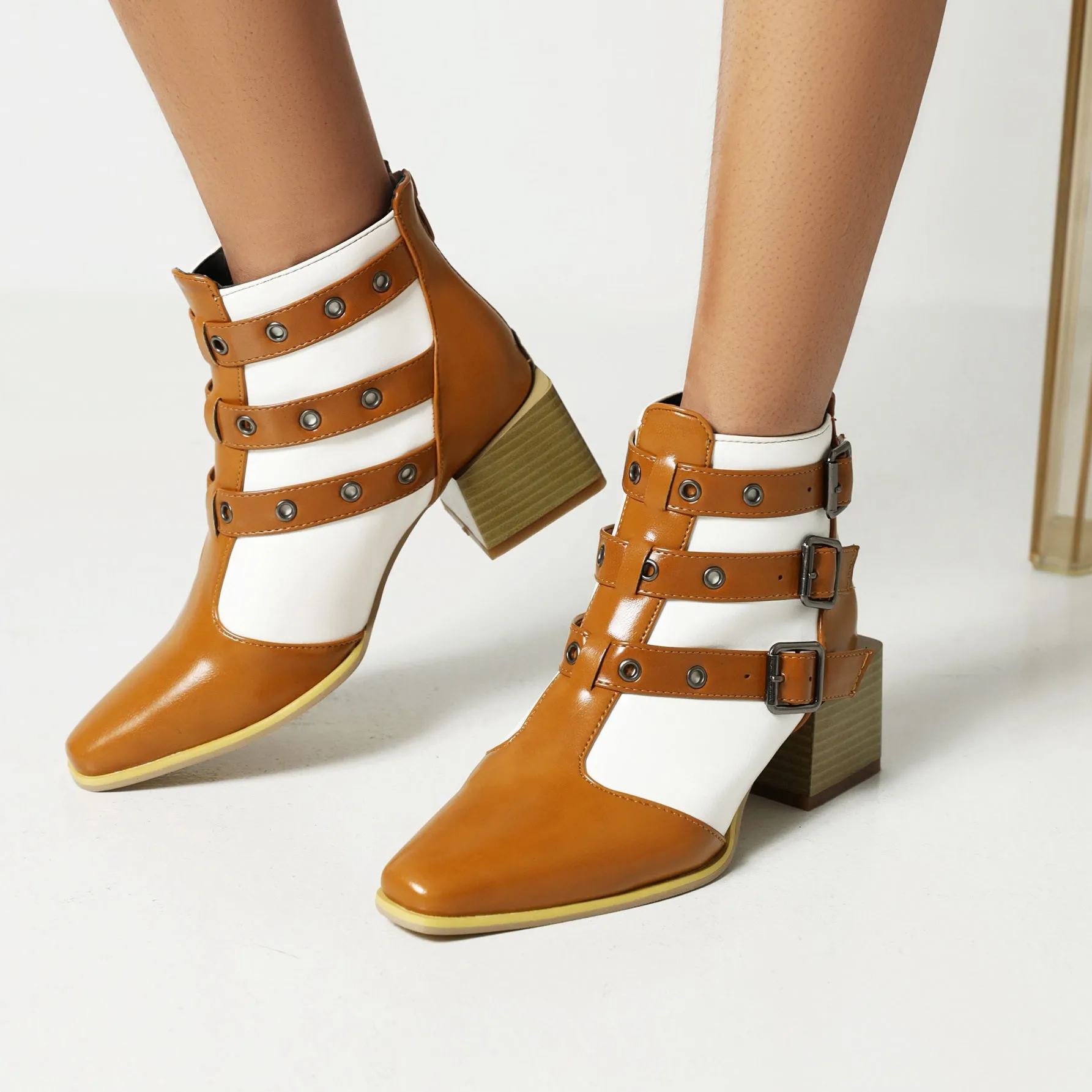 Bigsizeheels Fashion pointed square heel ankle boots - Brown/White