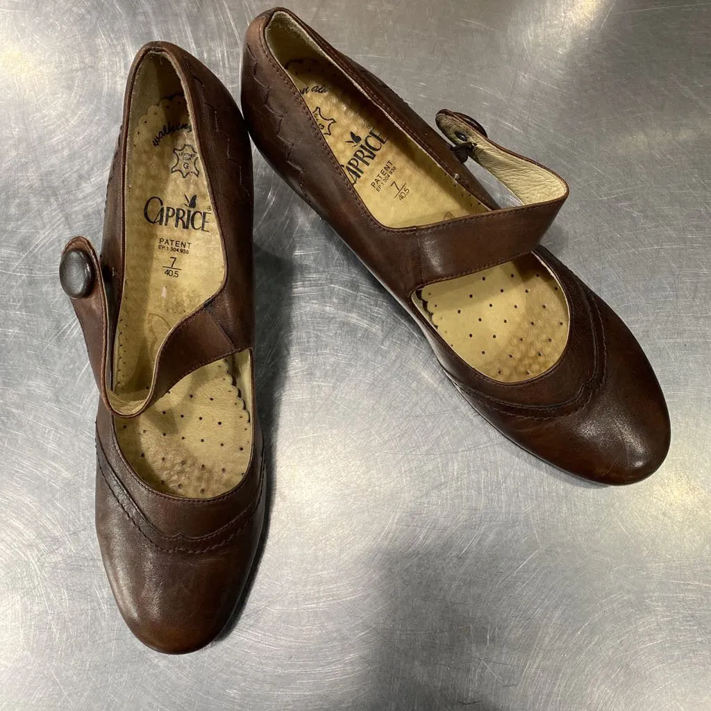 Caprice mary janes 40.5