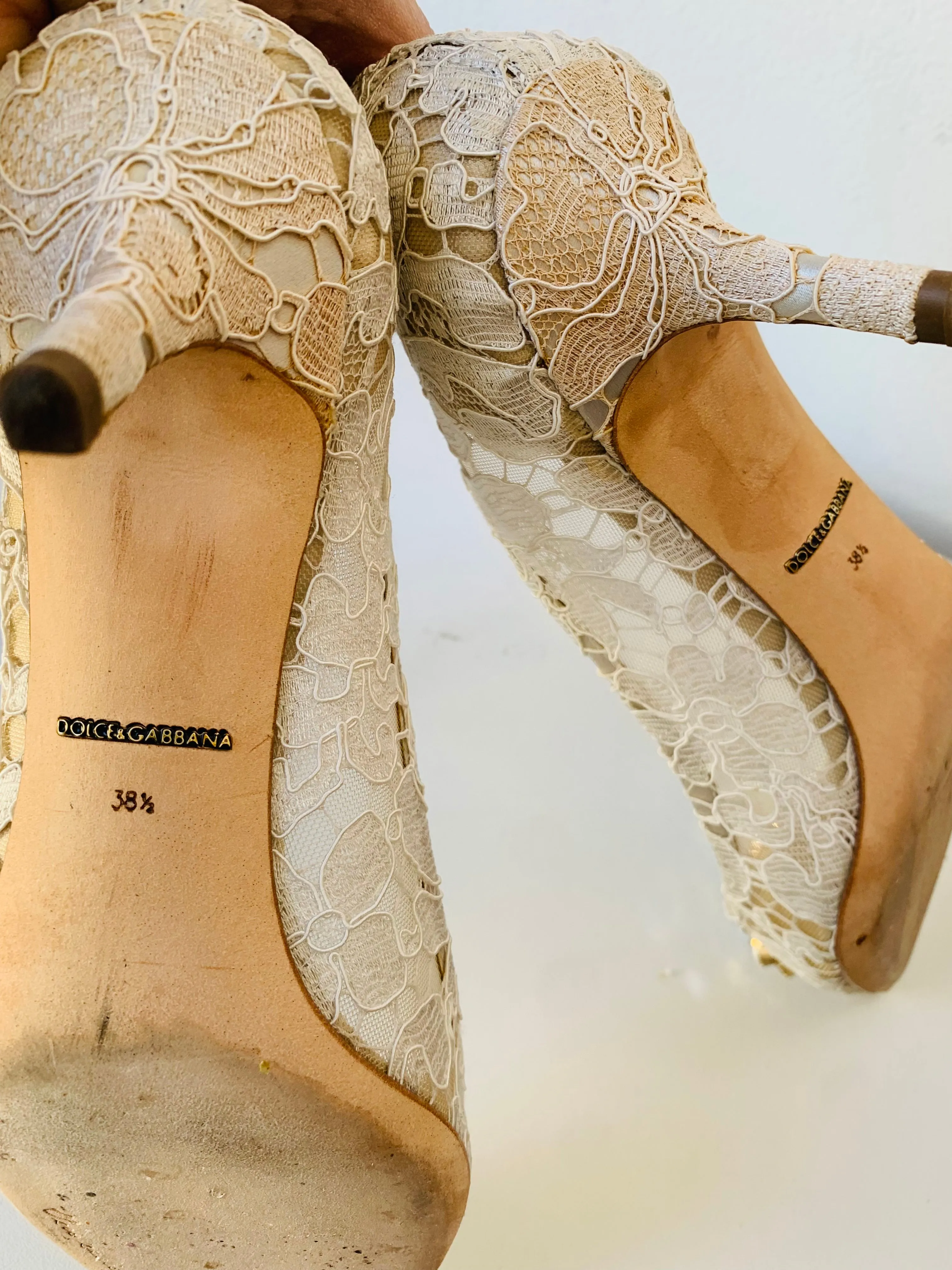 Dolce & Gabbana Belluci Taormina Lace With Swarovski Crystals Women’s Pumps Size 38.5