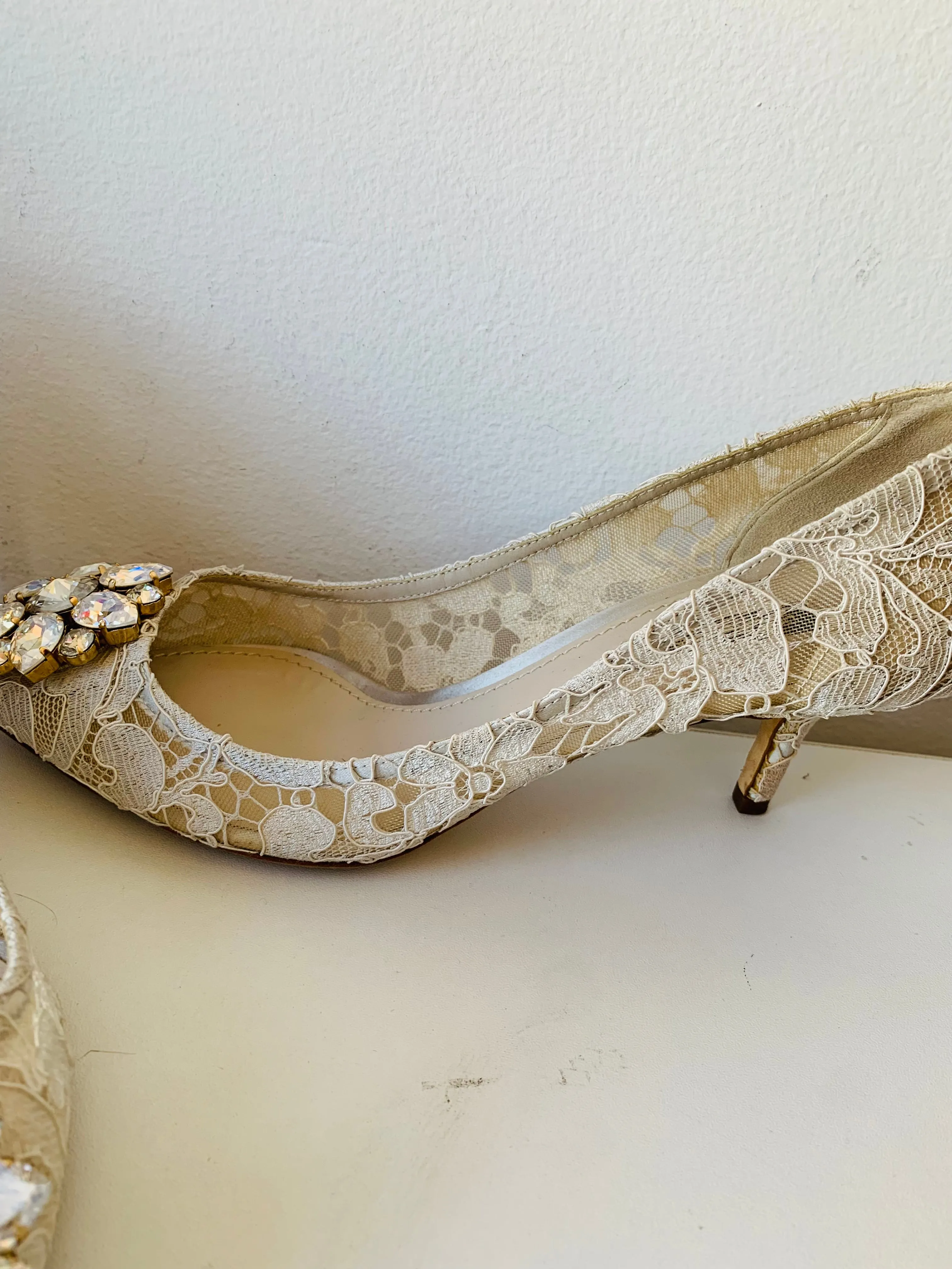 Dolce & Gabbana Belluci Taormina Lace With Swarovski Crystals Women’s Pumps Size 38.5