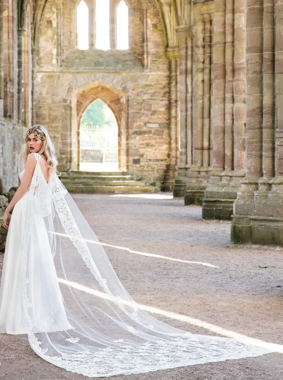 Ivory Chantilly Lace - Kate
