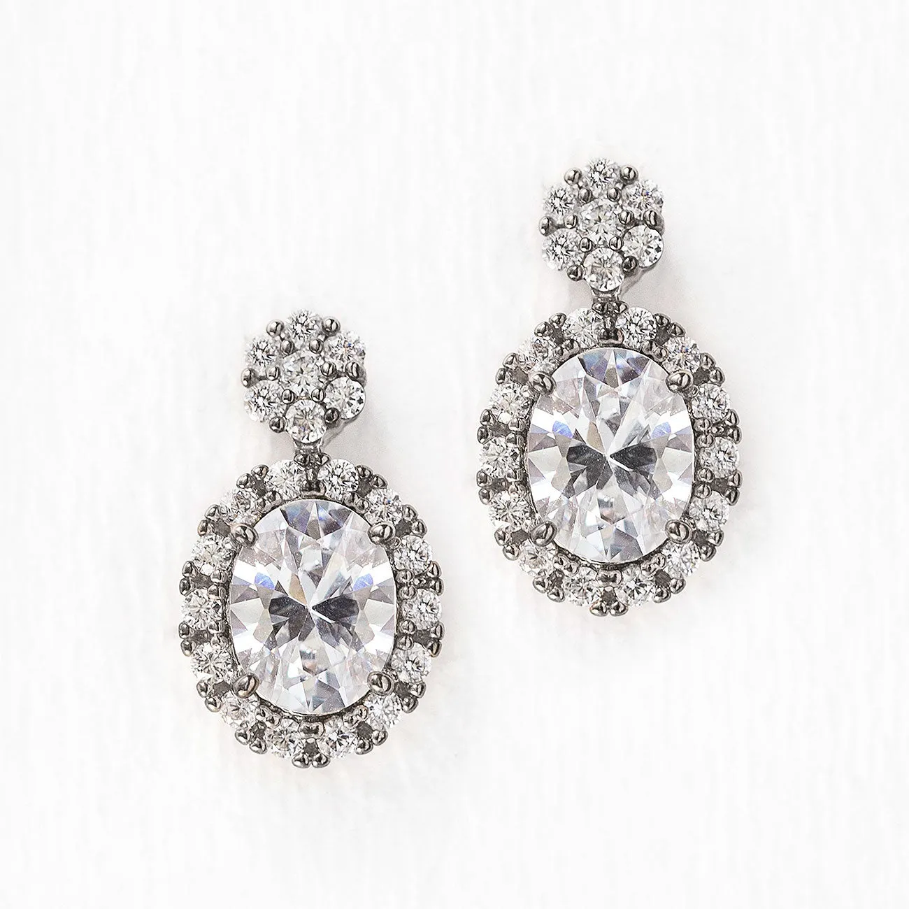 Ovali Halo Drop Earrings