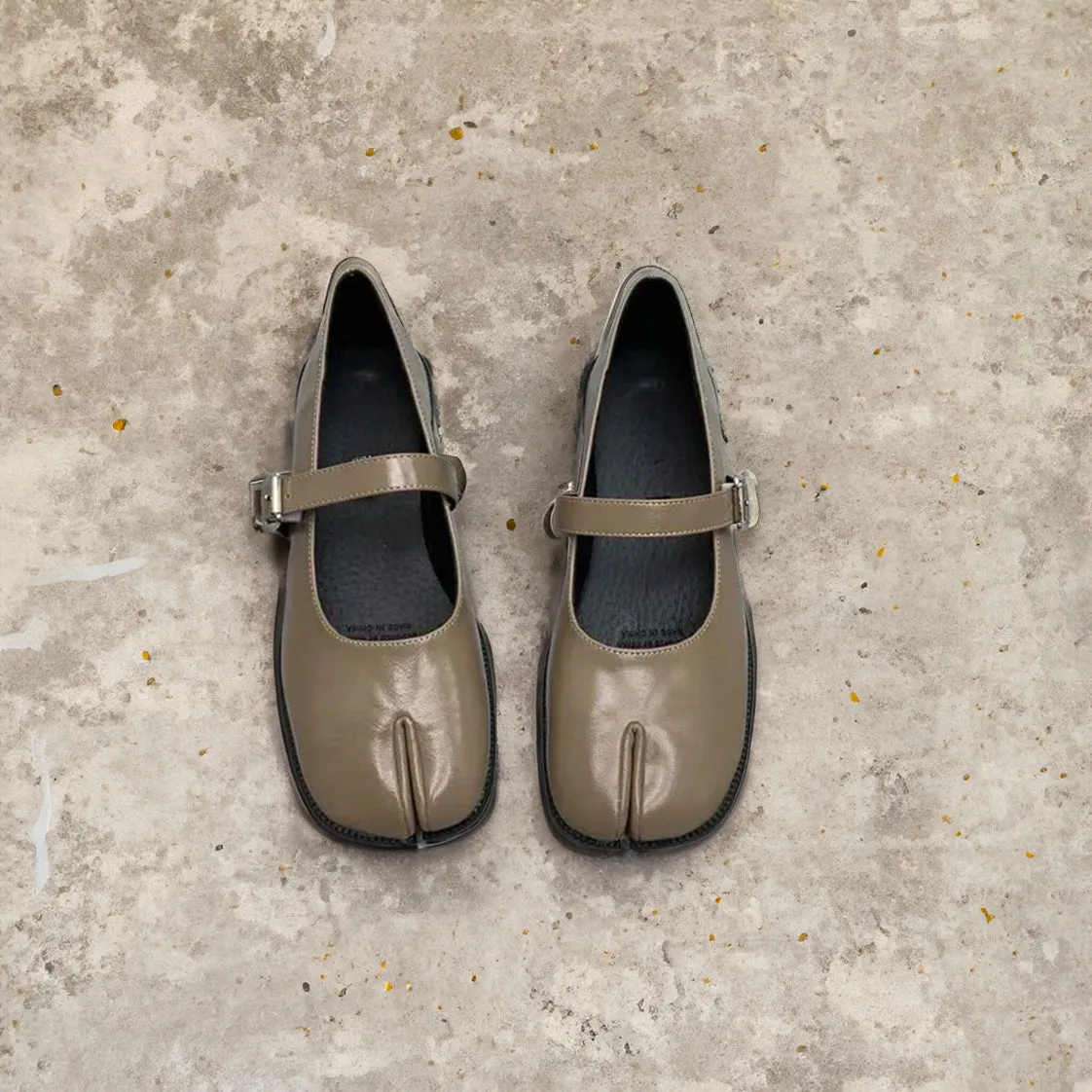 Retro Split Toe Mary Jane Flats
