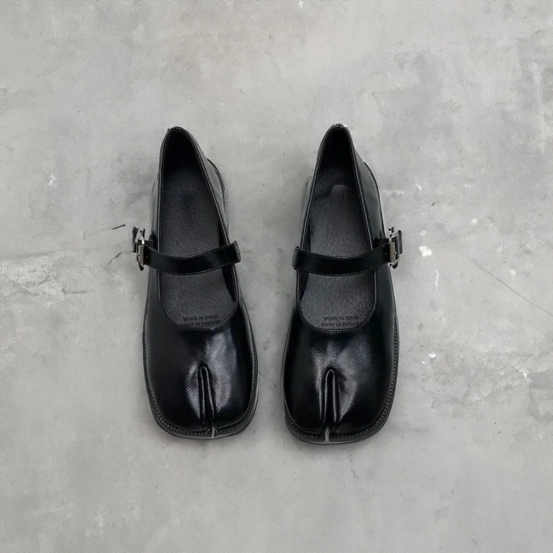 Retro Split Toe Mary Jane Flats