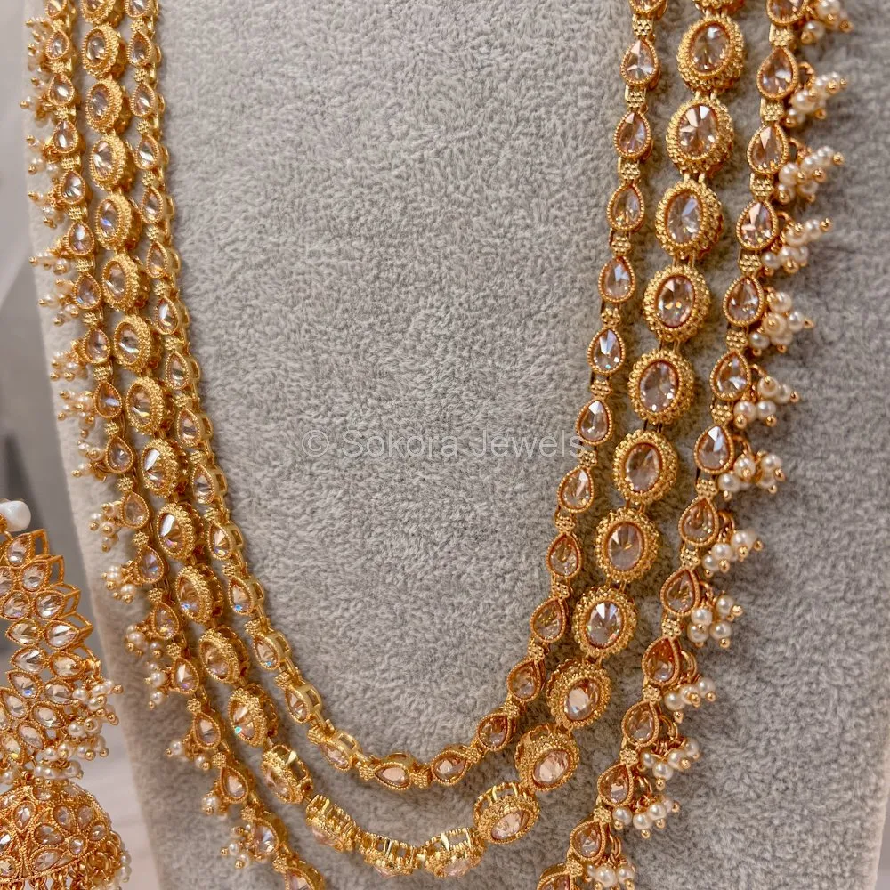 Shiwashina Bright Gold Bridal set